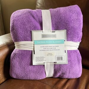 HOTEL COLLECTION Thermal Plush Blanket Purple Twin 66"X90". NEW